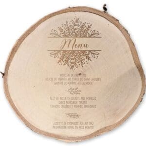 Rondin gravé avec un menu de mariage