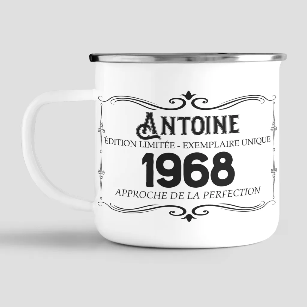 Mug vintage en acier émaillé avec un prénom et une année "Exemplaire unique, approche de la perfection"