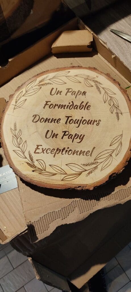 Dessous de plat rondin de bois décoré personnalisé