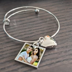 Bracelet personnalisé avec la photo d'un jeune couple