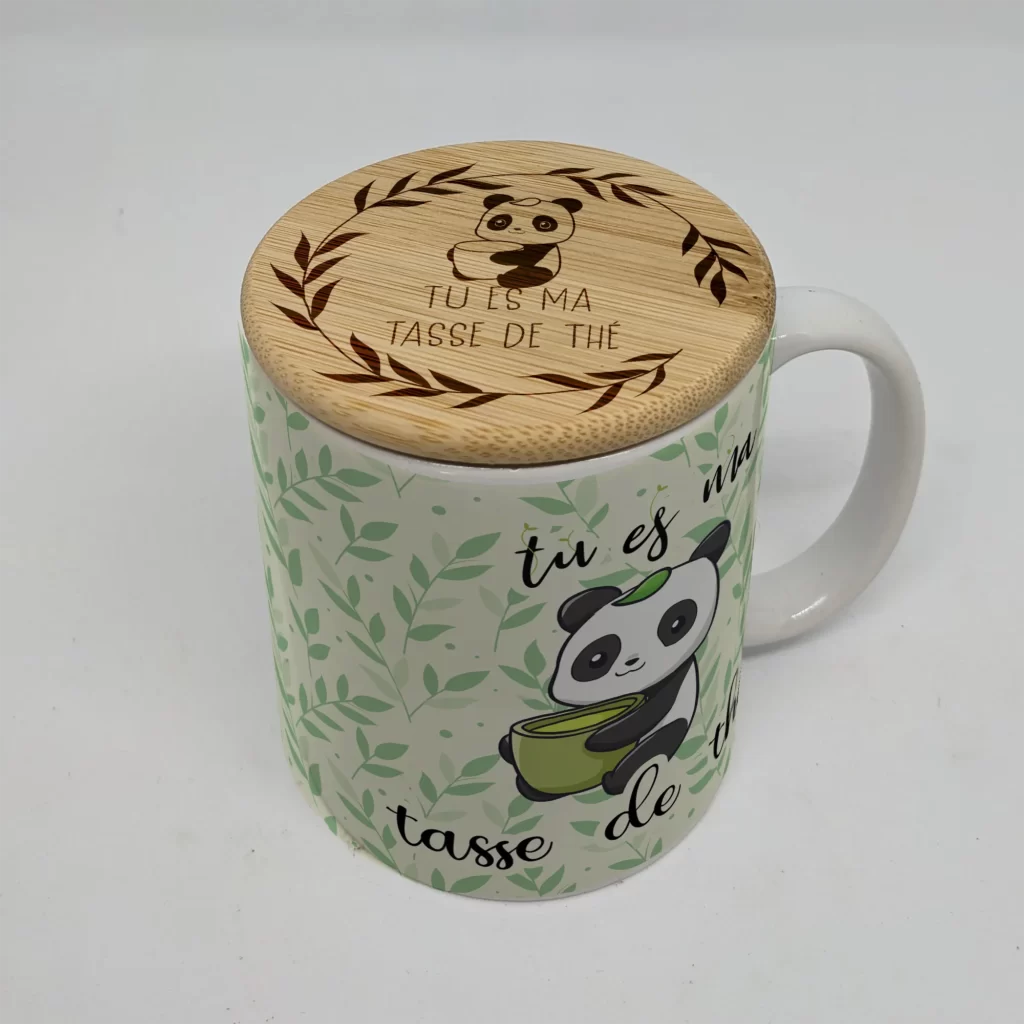 Couvercle pour mug en bambou gravé avec un motif panda "tu es ma tasse de thé"